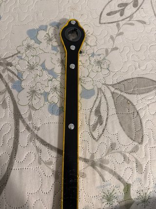 Llave para rueda de repuesto