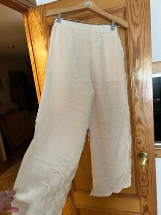 Pantalón ancho blanco con cinturón