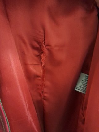 Chaqueta de cuero roja