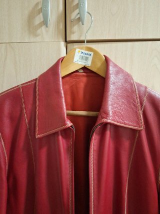 Chaqueta de cuero roja