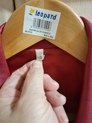 Chaqueta de cuero roja