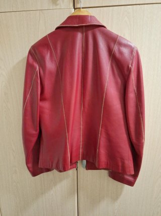 Chaqueta de cuero roja