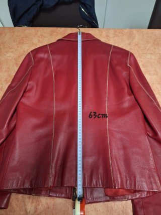 Chaqueta de cuero roja