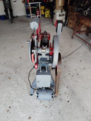 Sierra alternativa con motor