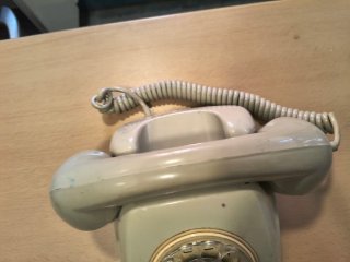 Teléfono Heraldo Beige y Verde