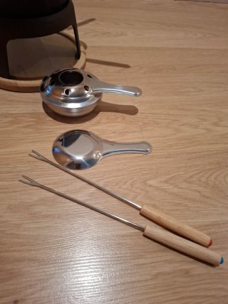 Fondue de hierro fundido para 6 personas