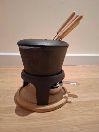 Fondue de hierro fundido para 6 personas