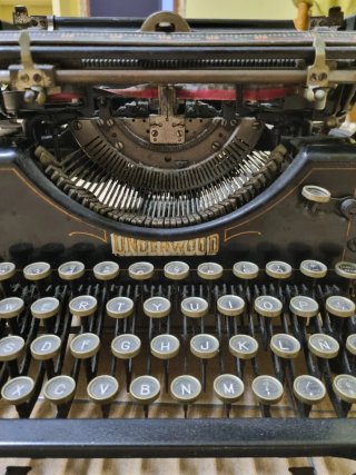 Máquina de escribir Underwood antigua