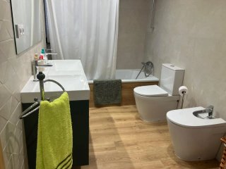 Estupendo piso a la orilla de la ciudad de León.