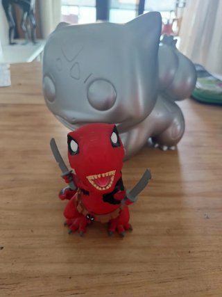 Figura Deadpool Rex y Bulbasaur Plata
