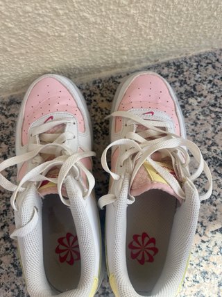 Nike Air Force 1 rosas y blancas