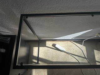 Scrivania VITTSJÖ IKEA in vetro e metallo nero