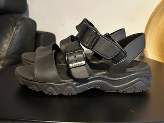 Sandalias Negras