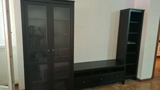 Mueble salón vitrina madera y cristal
