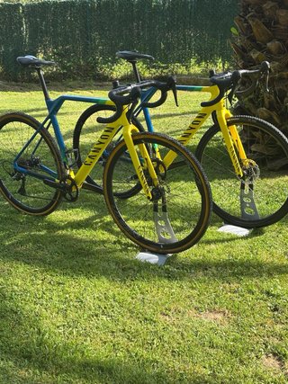 Pareja de bicicletas ciclocross Canyon casi nuevas