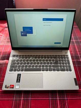 Lenovo IdeaPad 5 15ALC05 Plata de Segunda mano por 235 EUR en
