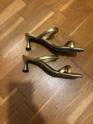 Sandalias tacón doradas MAS.34