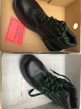 Zapatos de seguridad PANTER negros y verdes