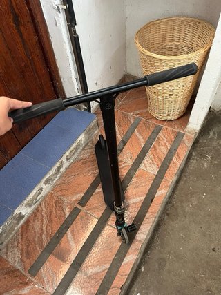 Scooter de trucos negro