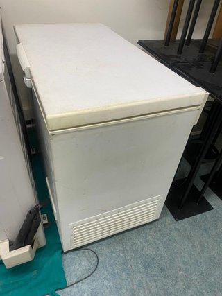 Congelador horizontal blanco profesional
