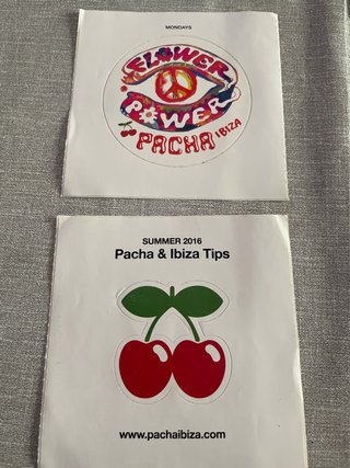 Pegatinas fiesta Flower Power y Pacha Ibiza