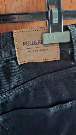 Falda vaquera negra Pull and Bear Talla M