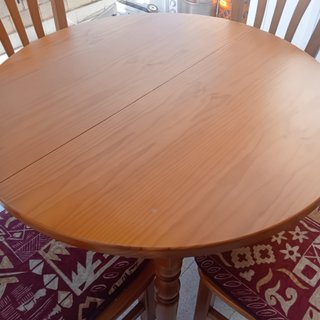 MESA DE MADERA Y 4 SILLAS 50 EUROS, CARTAGENA