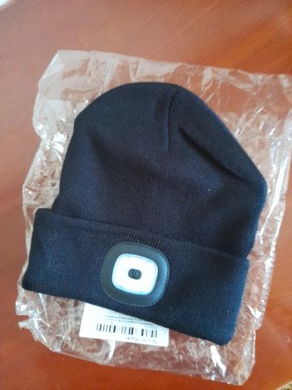 Gorra negra con luz LED