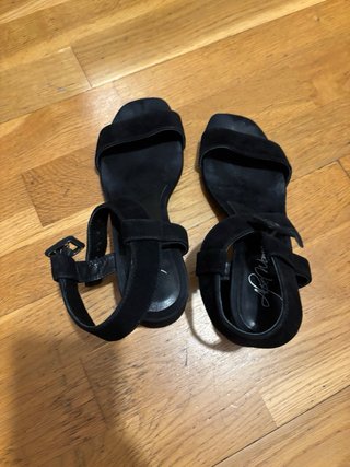 Sandalias tacón medio piel negro