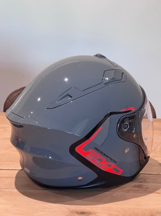 Casco Scorpion Exo 230 Gris con Visera