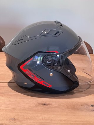 Casco Scorpion Exo 230 Gris con Visera
