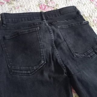 Pantalón vaquero pitillo negro PULL&BEAR Talla 42