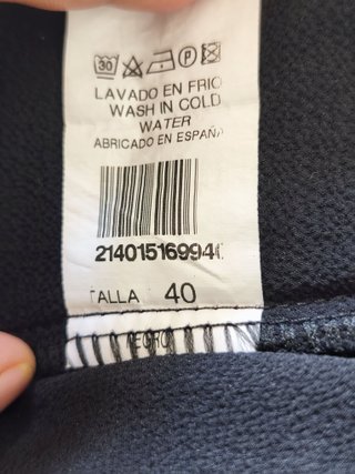 Blusa asimétrica manga larga. Moda. T. 40