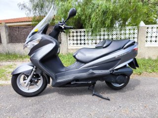Suzuki Burgman 125 Scooter Gris