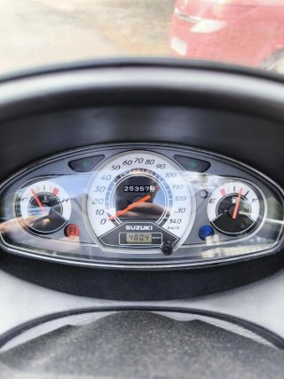 Suzuki Burgman 125 Scooter Gris