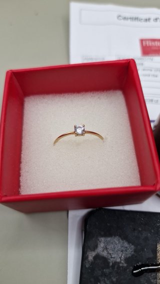 Anillo oro 9k con circonita