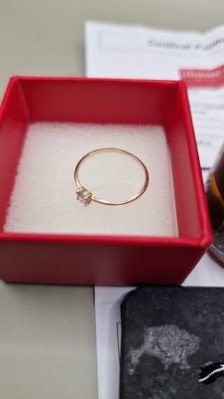 Anillo oro 9k con circonita