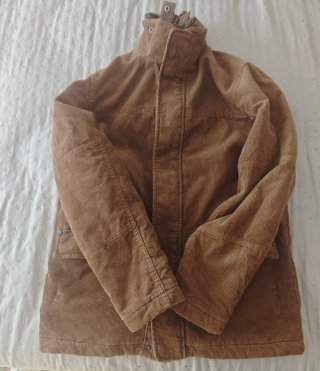 Chaqueta de pana marrón