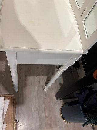 Tocador blanco con espejo y cajón