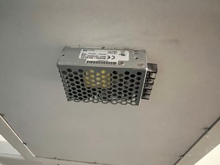 Tocador blanco con espejo y cajón