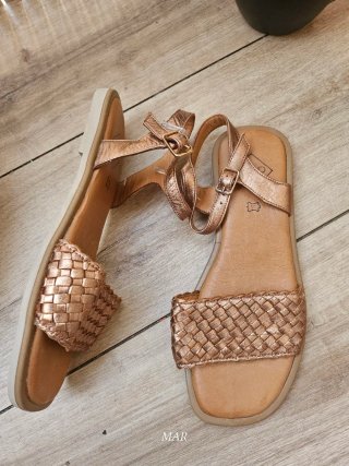 Sandalias de cuero metalizadas bronce