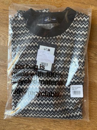 Camiseta Fred Perry - Talla M - Edición Especial