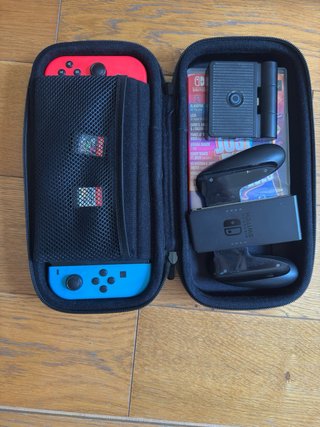 Nintendo Switch + 3 giochi e custodia