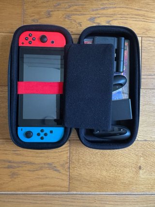 Nintendo Switch + 3 giochi e custodia