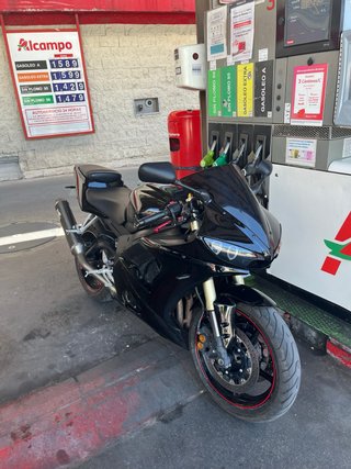 Yamaha YZF R6 Negra