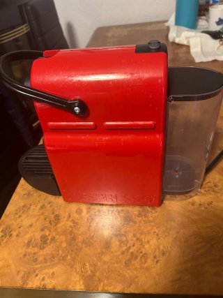 Cafetera Nespresso Roja
