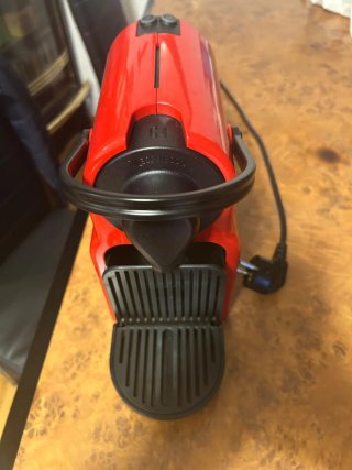 Cafetera Nespresso Roja