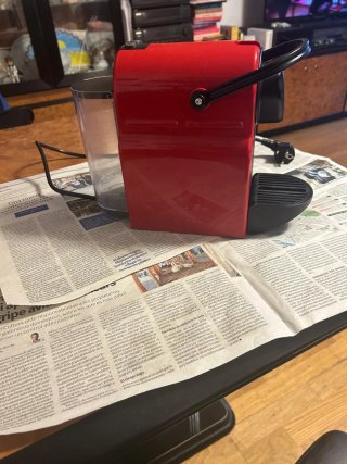 Cafetera Nespresso Roja
