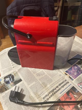 Cafetera Nespresso Roja