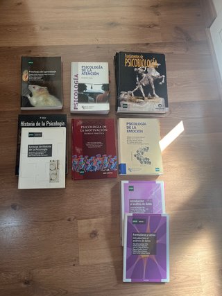 Libros grado psicologia UNED 1r curso